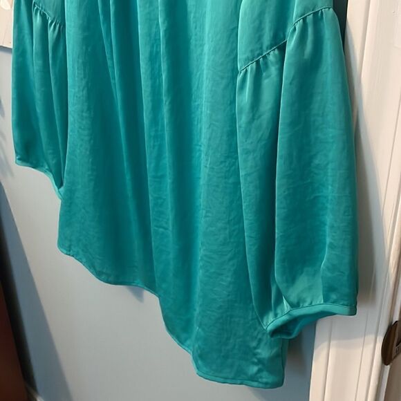 TALBOTS TEAL PLEATED 3/4 SLEEVE BLOUSE - M - Like New - Picture 3 of 8